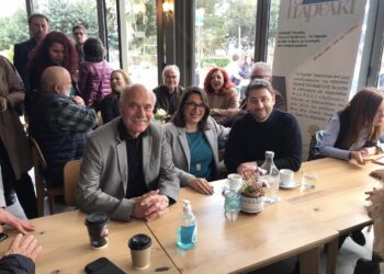 Ο Ανδρουλάκης στον Άγιο Δημήτριο. Συνάντηση με Ανδρούτσου και πολιτικά στελέχη